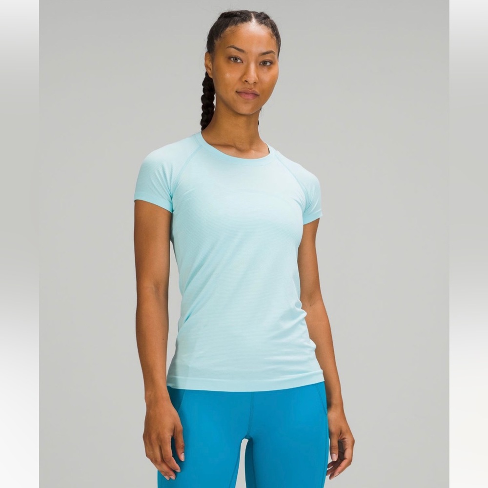 lululemon Swiftly Tech Short Sleeve Shirt 2.0 in Icing Blue Size 2 New NWT - Picture 8 of 16